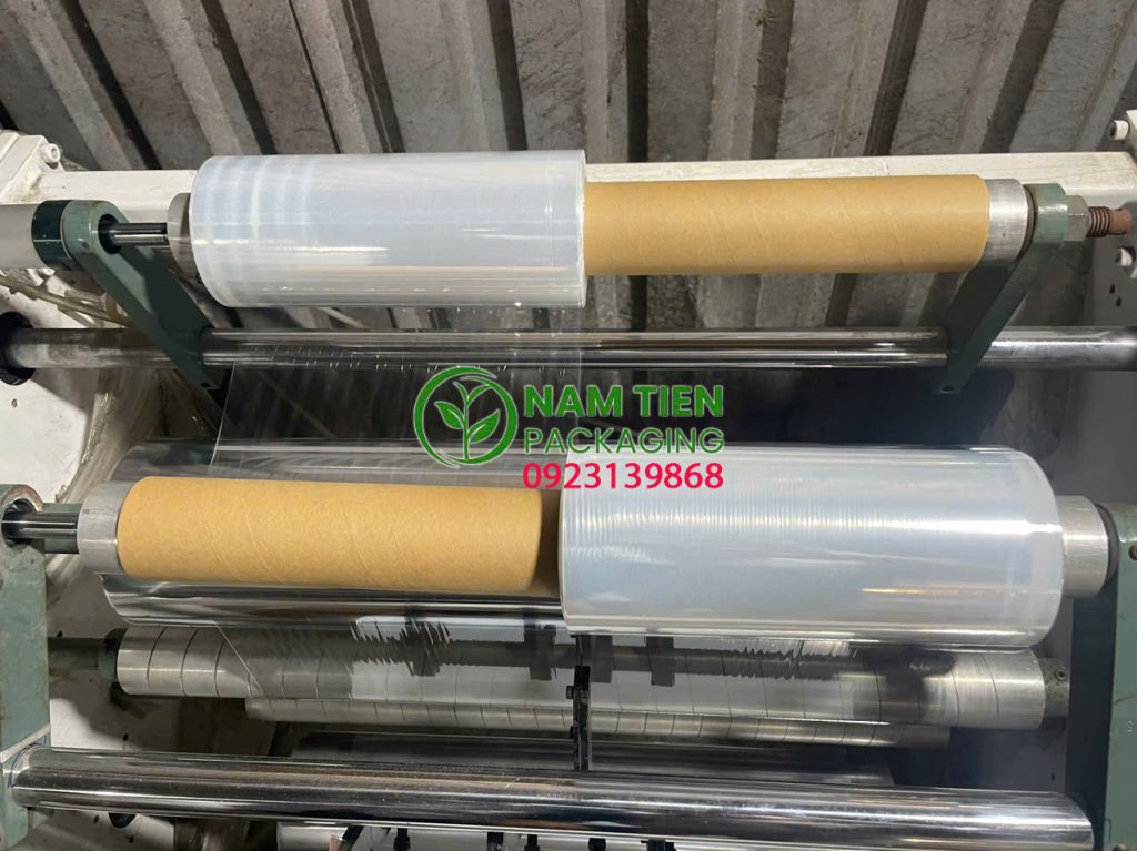 So sánh màng PE quấn tay & quấn máy