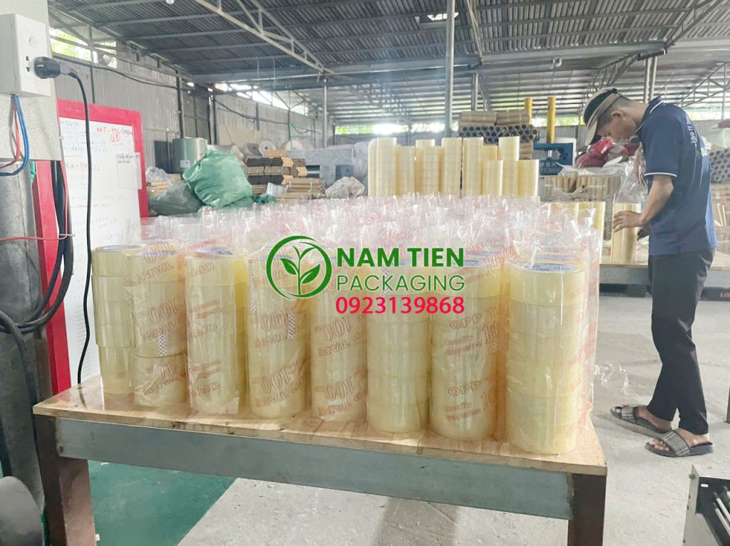 Băng keo đục đóng hàng số lượng lớn