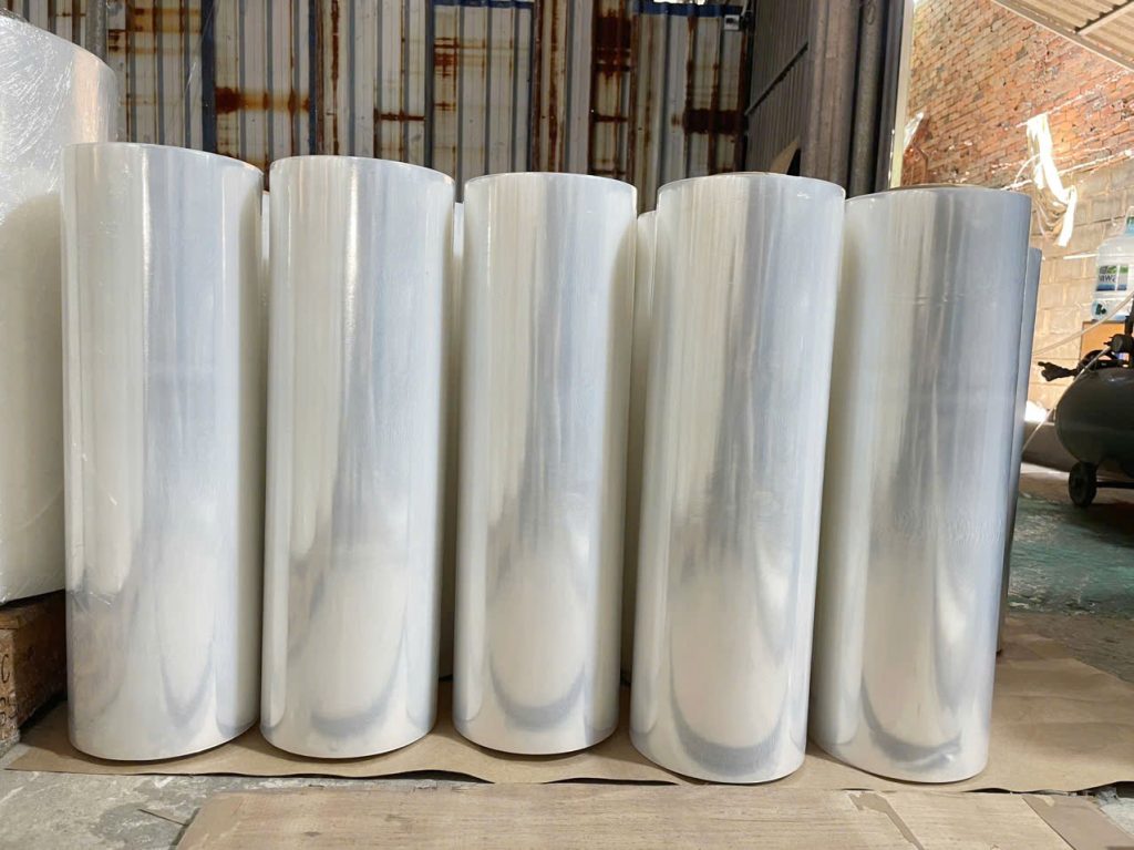 1 cuộn màng PE quấn pallet nặng bao nhiêu kg